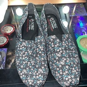 Bob’s By Sketchers Floral Women’s Size 10